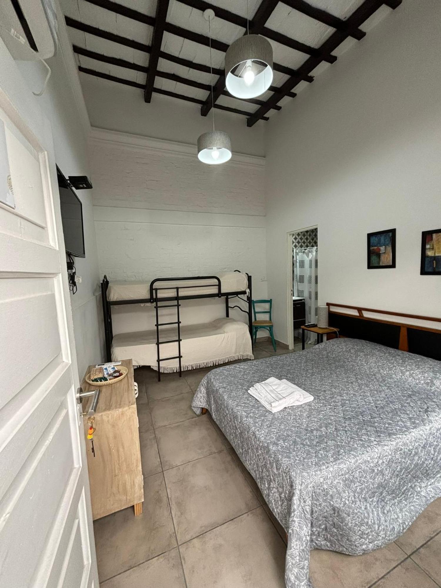 Con Bano Privado Zona Centro - Capital Habitación en casa particular *